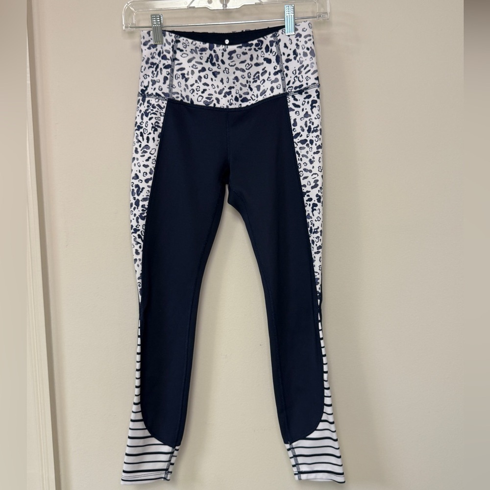 Apana: Womens Navy Blue/White Print/Stripe Athletic Yoga Leggings, XS